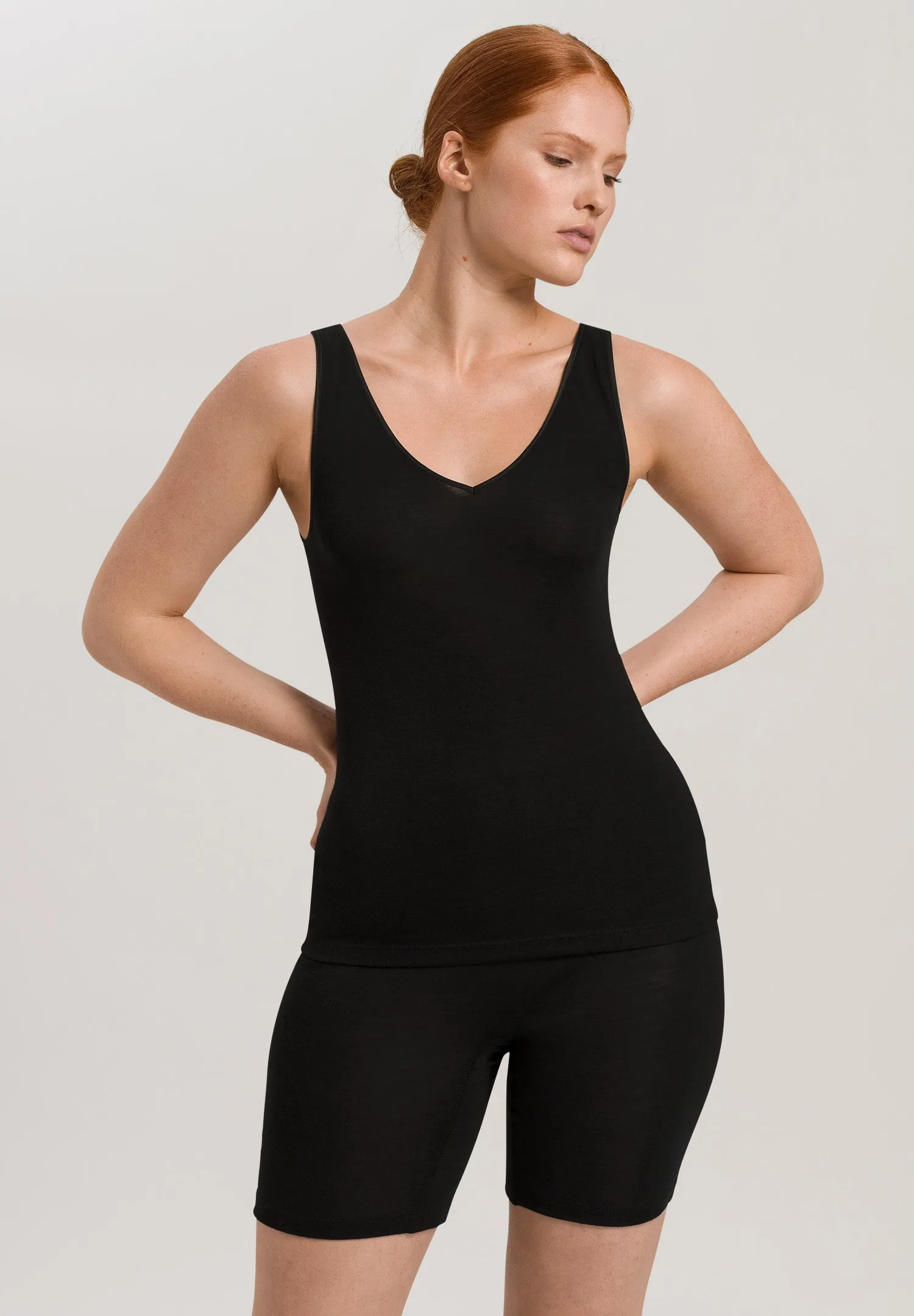 Woolen Silk W Wool And Silk V-Neck  Tank Top | Black 71416-018